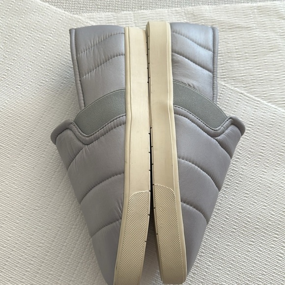 Vince Blair Quilted Women Polyester Slip On Casual Fashion Sneakers 12US-42EU - Picture 17 of 17